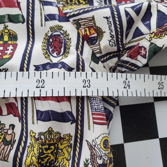 VTG Tommy Hilfiger All Over Flag Pattern Short Sleeved Button Down Shirt Sz M - Picture 7 of 7